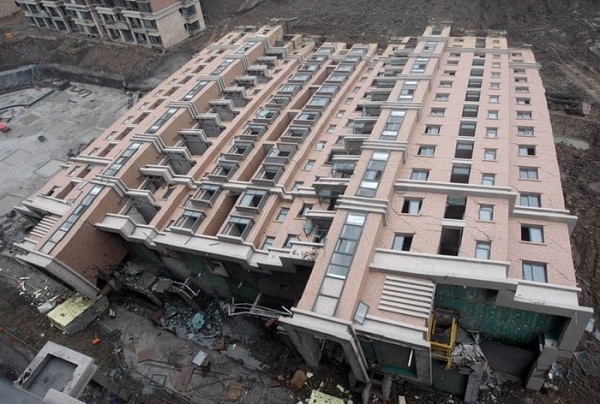В из-за кондиционера Китае упал многоэтажный дом