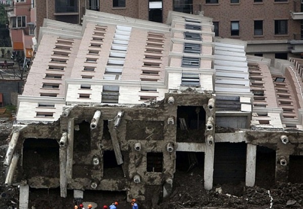 В из-за кондиционера Китае упал многоэтажный дом